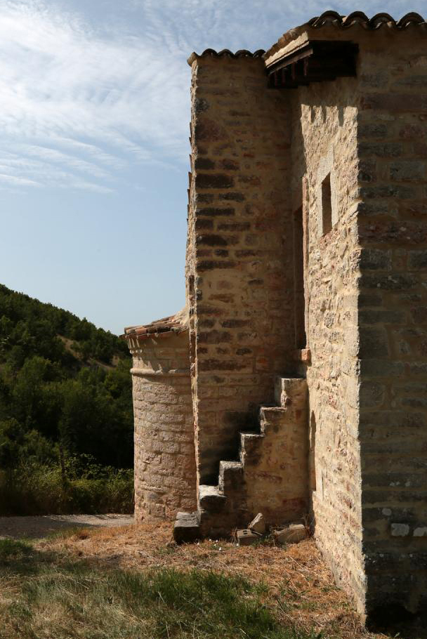 Castello di Peneggi e chiesa di Sant’Apollinare